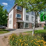 67 - The Townhouse By Shortstays