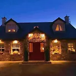 Mauraswell Cosy Family Holiday Suite