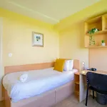 90 - Roomy Townhouse By Shortstays