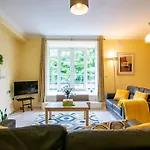 22 - Spacious Duplex By Shortstays
