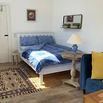 Tigh Noor - Escape To Kinvara By The Sea!