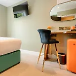 34 On The Hill - Boutique Townhouse