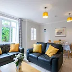 16 - Spacious Apartment With Parking