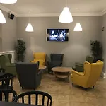 Glen Oaks Lodge