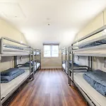 Snoozles Quay Street Tourist Hostel