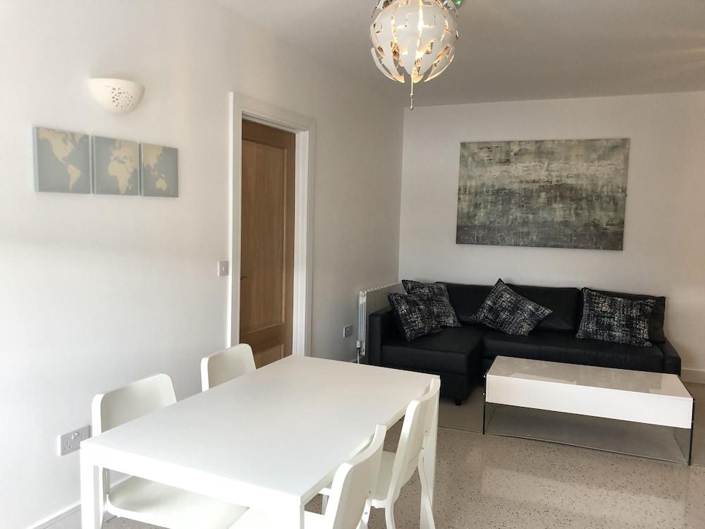 The Eyre Square Townhouse Guest house