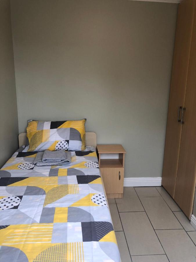 Holiday home Cheerful 4 Bedroom Town House With Bbq,