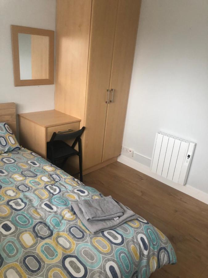 Holiday home Cheerful 4 Bedroom Town House With Bbq, *
