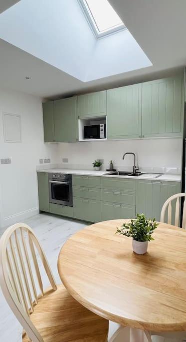 Apartment Private One On Lough Corrib, Oughterard