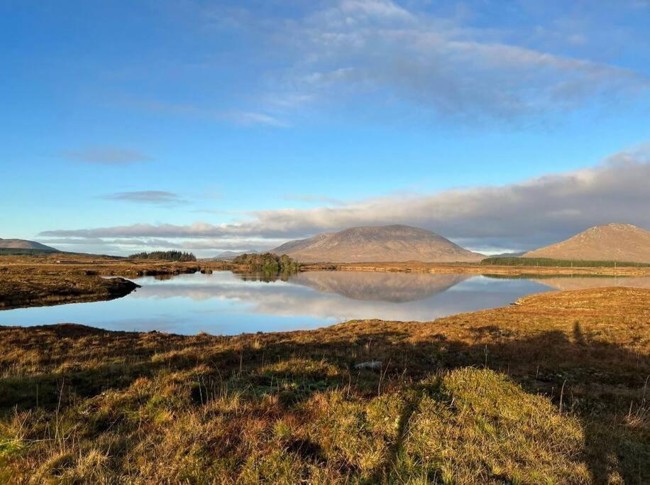 Private One On Lough Corrib, Oughterard Apartment *