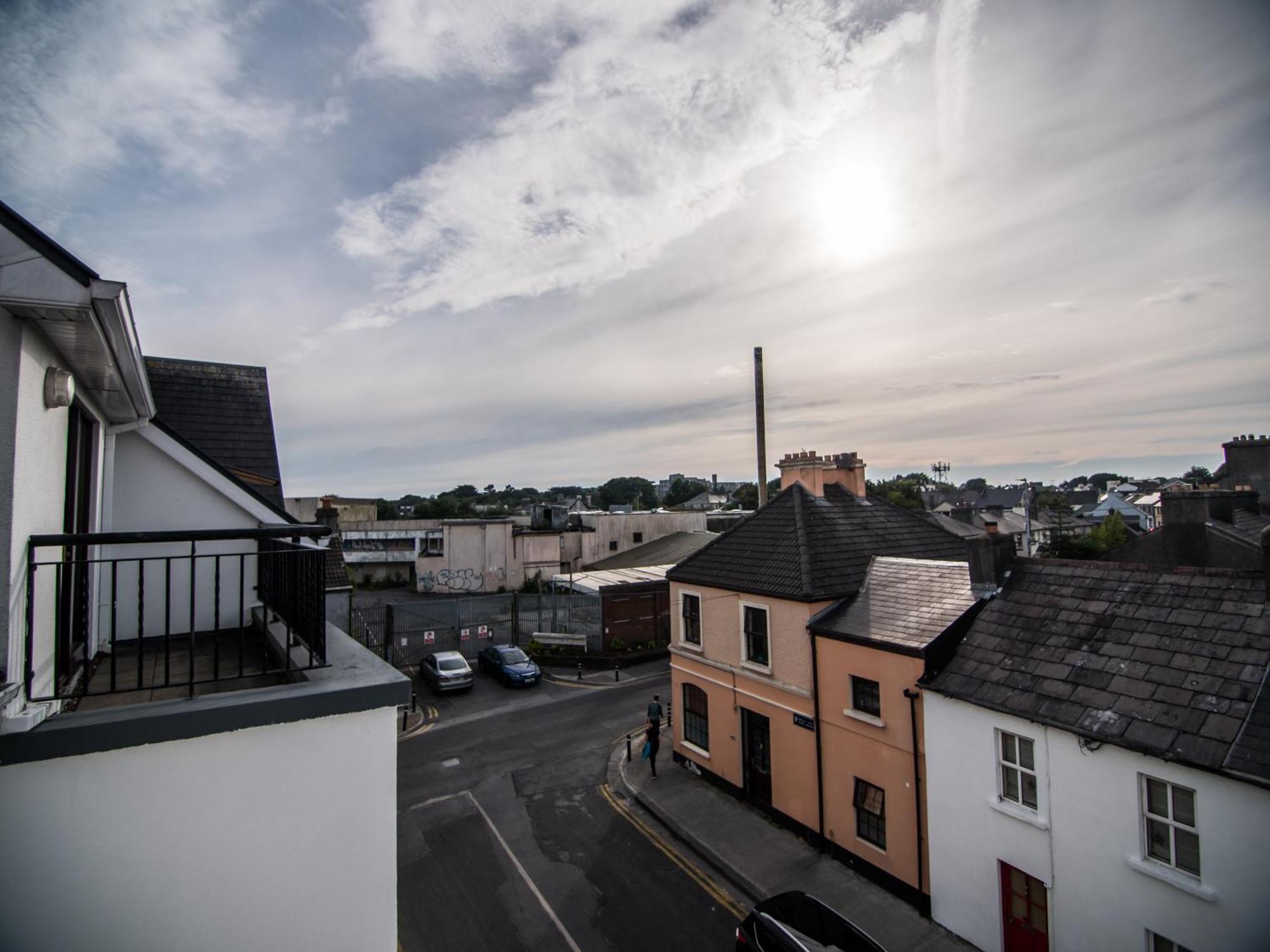 Donegan Court Aparthotel 3*