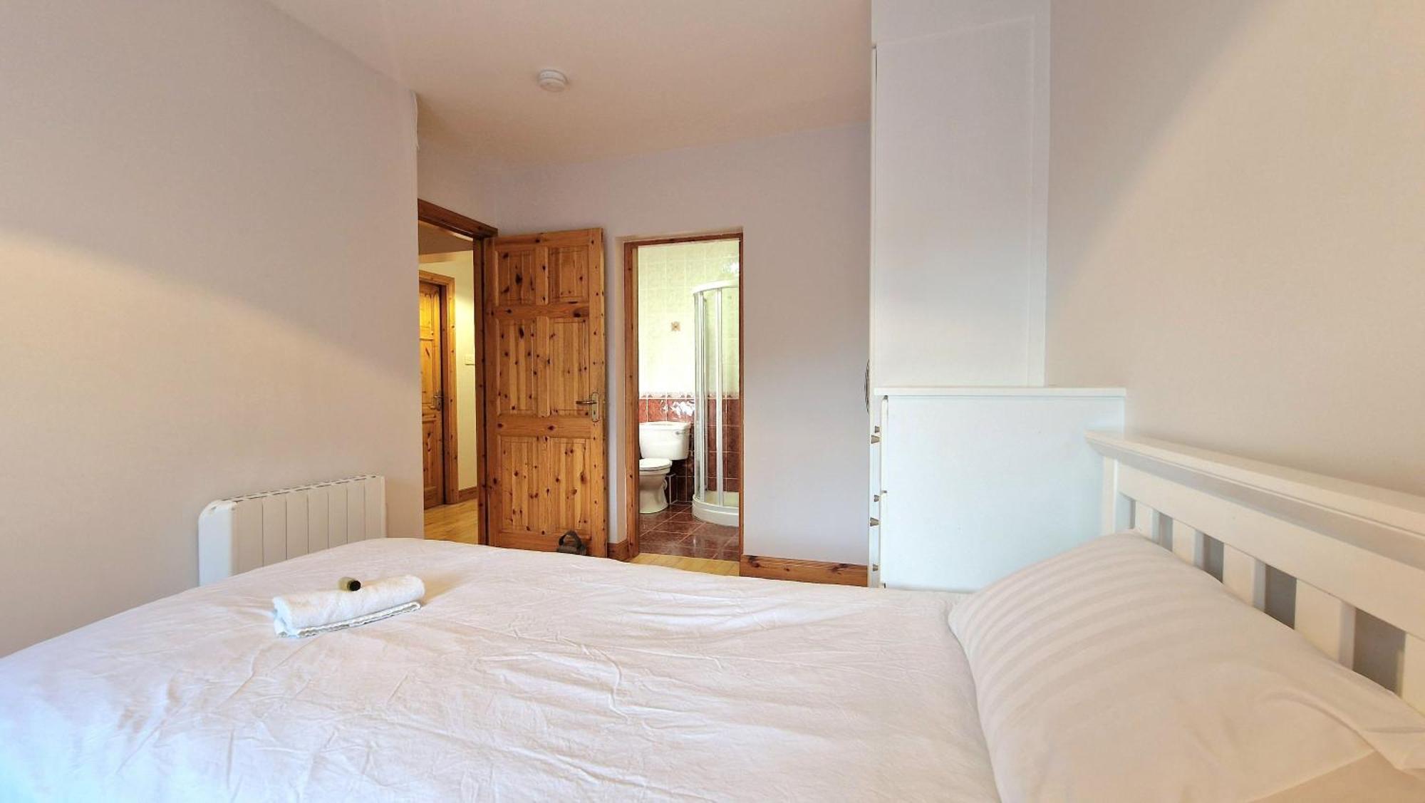 3 Bedroom Centre Apartment *