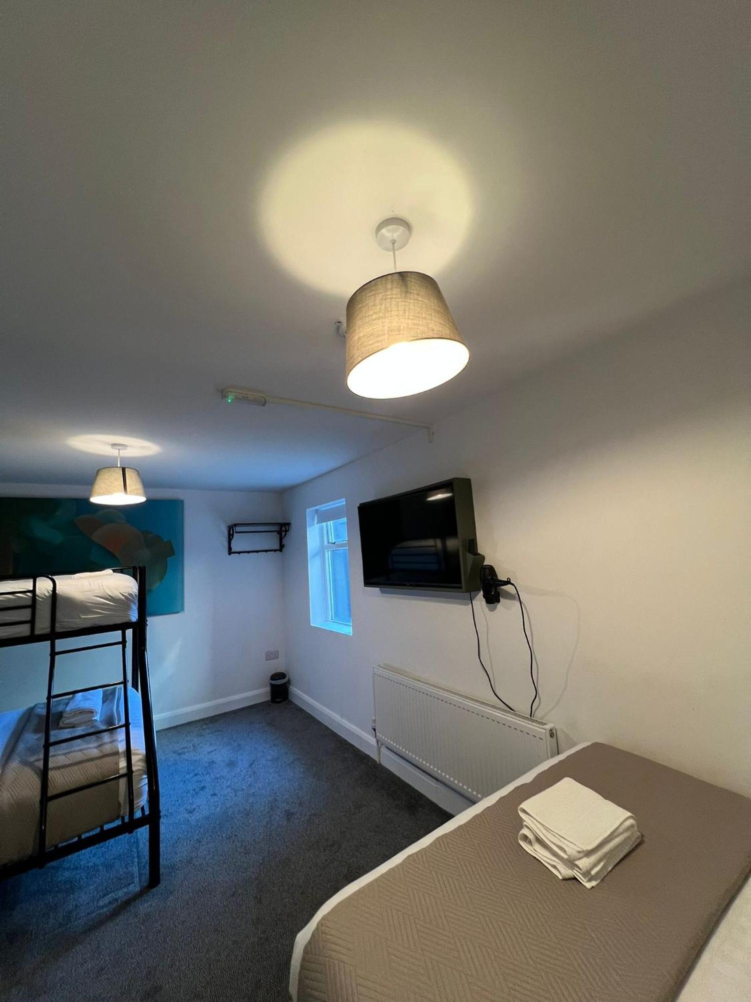 Bed & Breakfast Mary Mullen's Eyre Square.