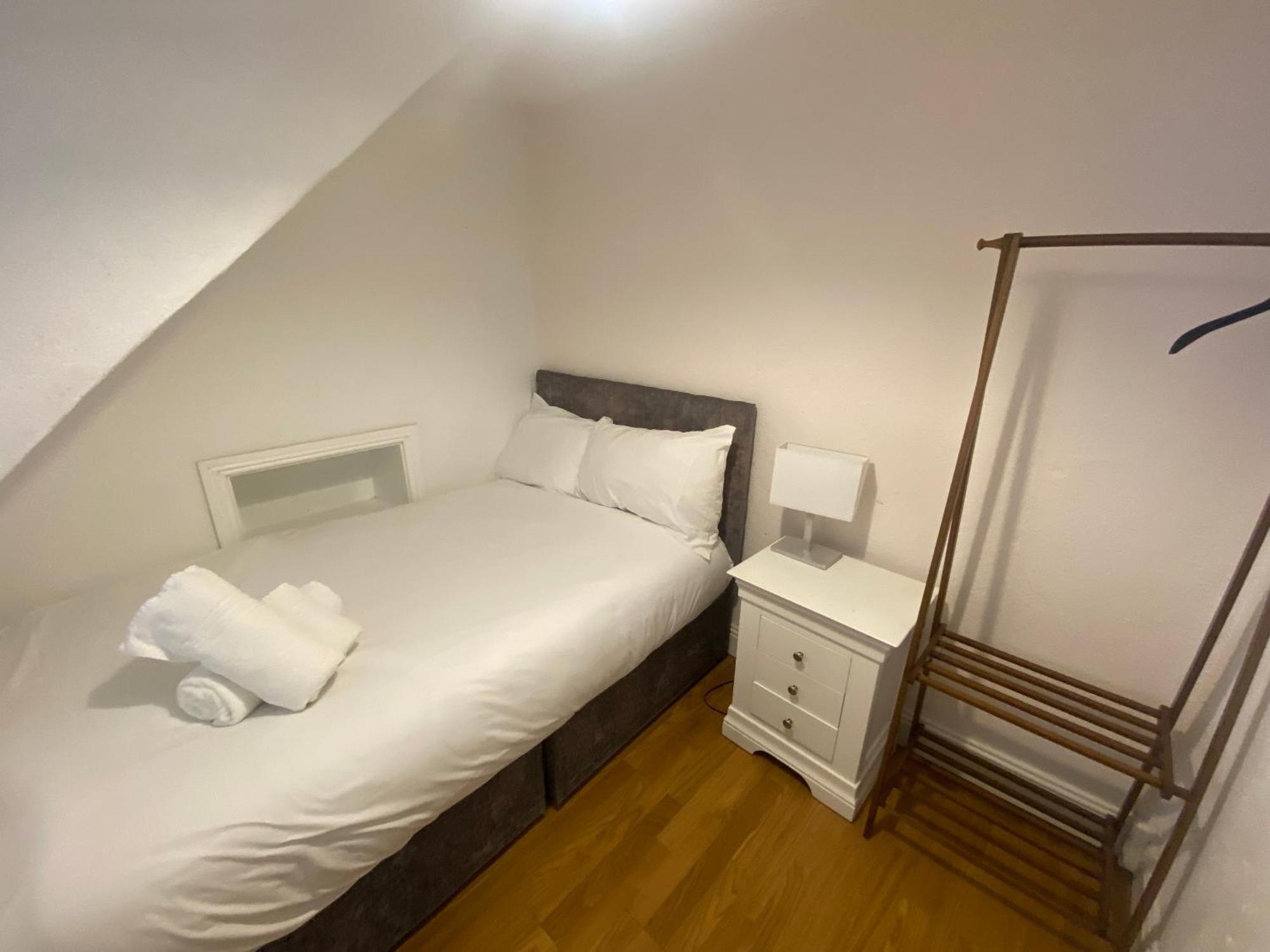 2 Bed Townhouse Eyre Square Centre * Galway