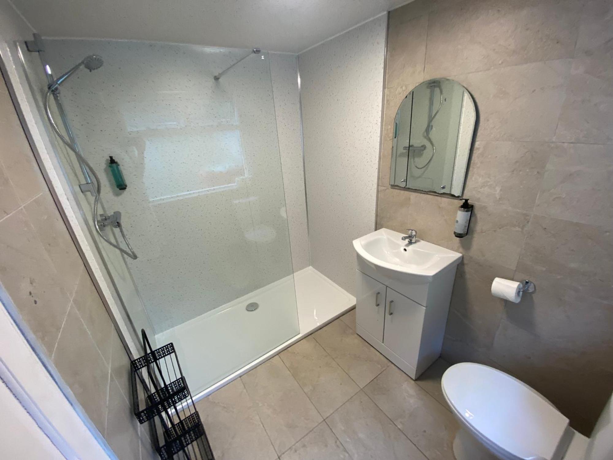 Apartment 2 Bed Townhouse Eyre Square Centre *