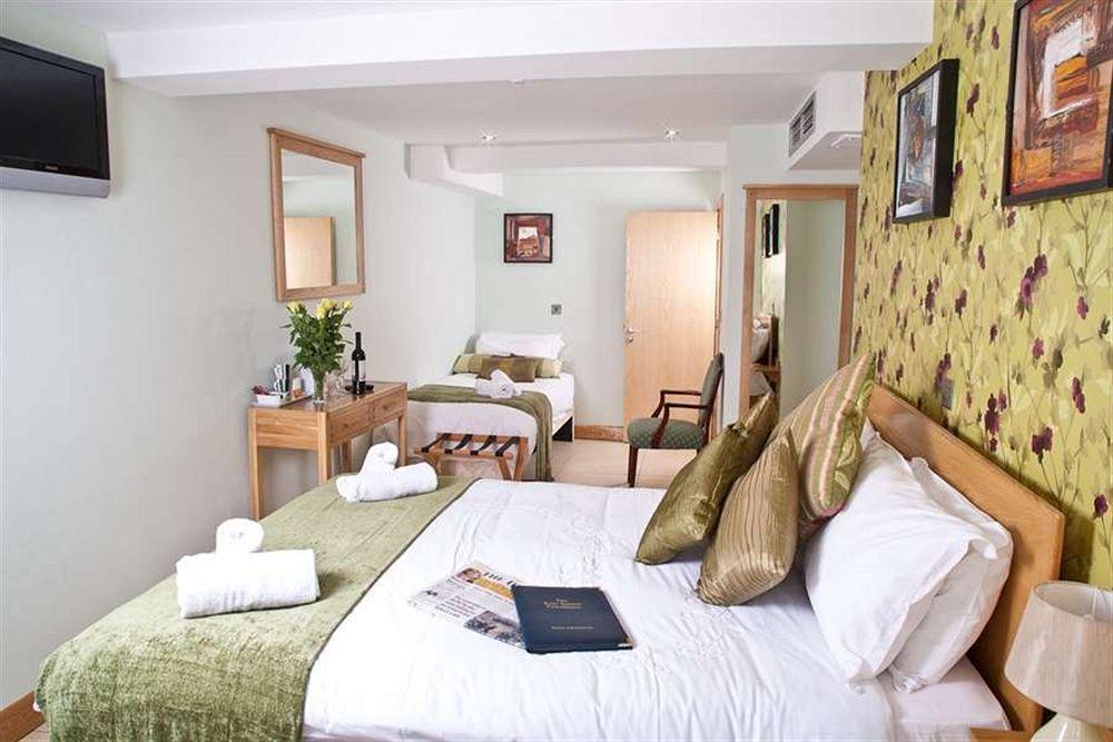 The Eyre Square Townhouse Guest house 3*