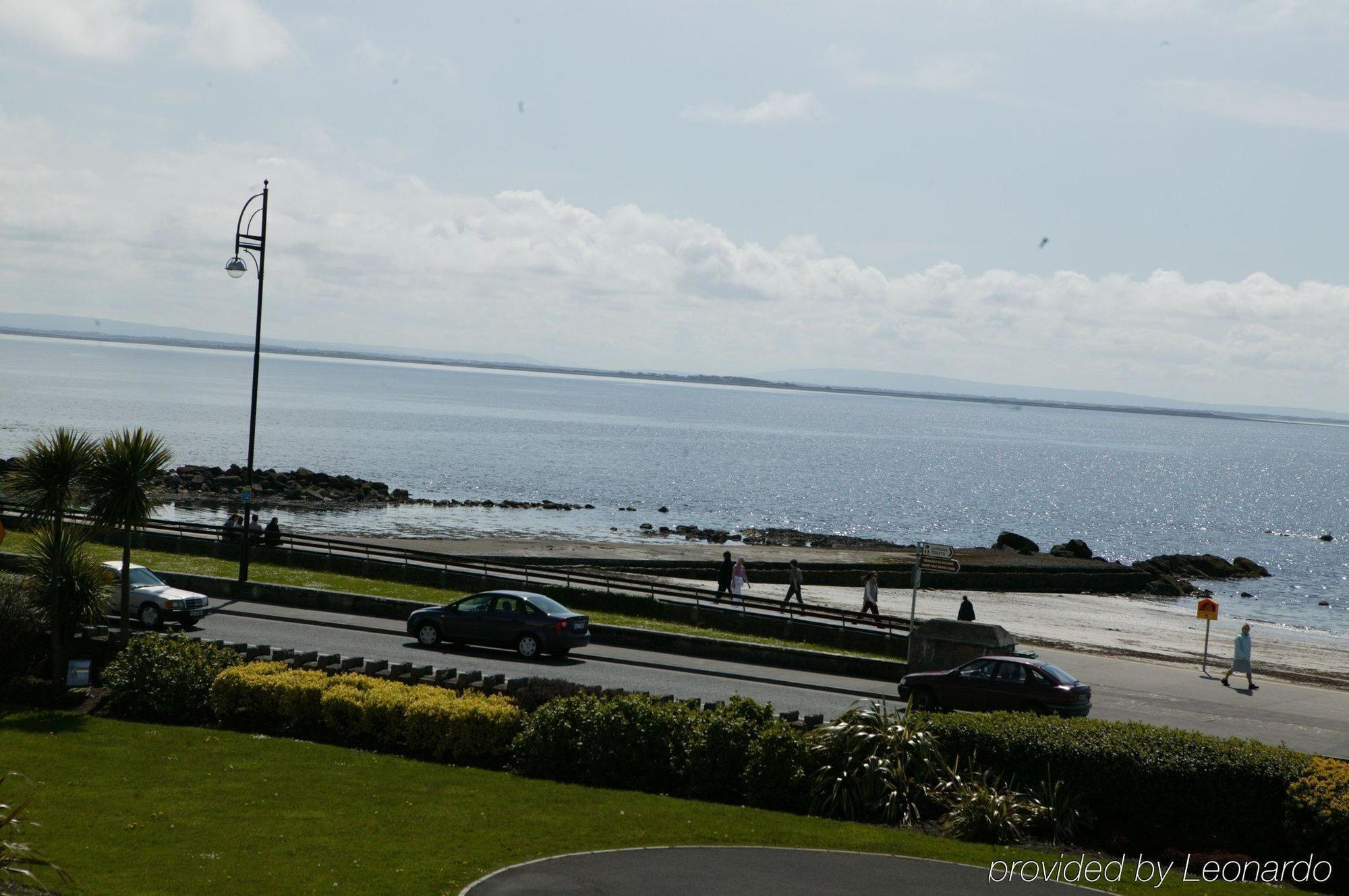 Hotel Bay Conference & Leisure Centre 4*