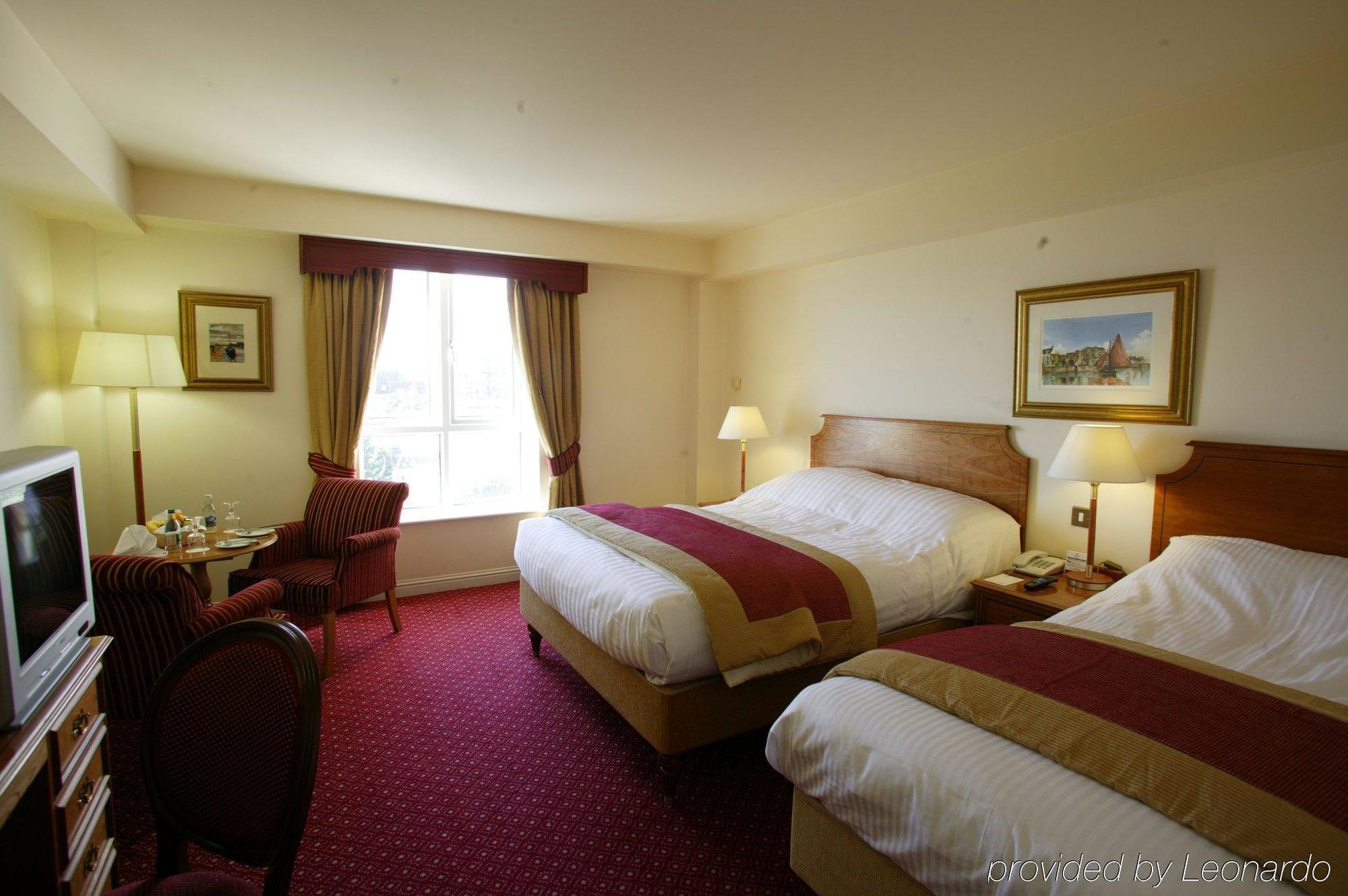 Bay Conference & Leisure Centre Hotel 4*