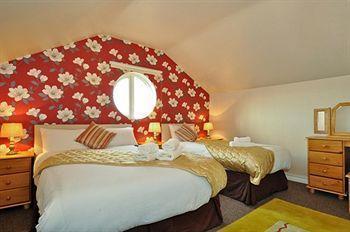 Bed & Breakfast Pembroke House 4*