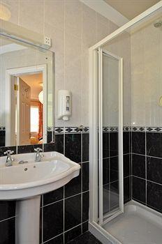 Pembroke House 4* Galway
