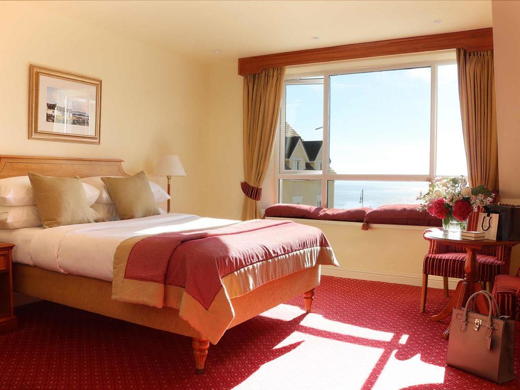 Hotel Bay Conference & Leisure Centre 4*