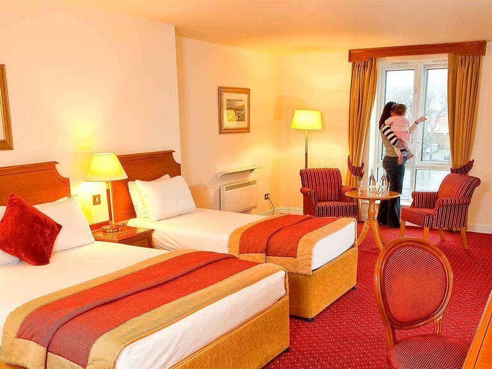 Bay Conference & Leisure Centre Hotel 4*