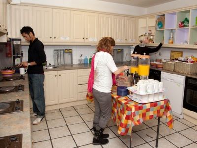 Snoozles Quay Street Tourist Hostel