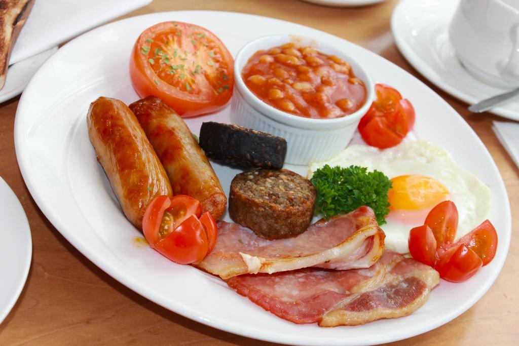 Hotel Bay Conference & Leisure Centre 4*