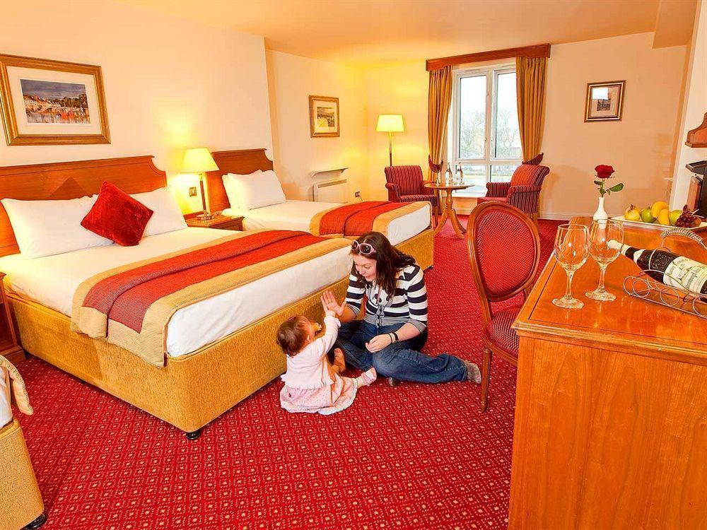 Bay Conference & Leisure Centre 4*