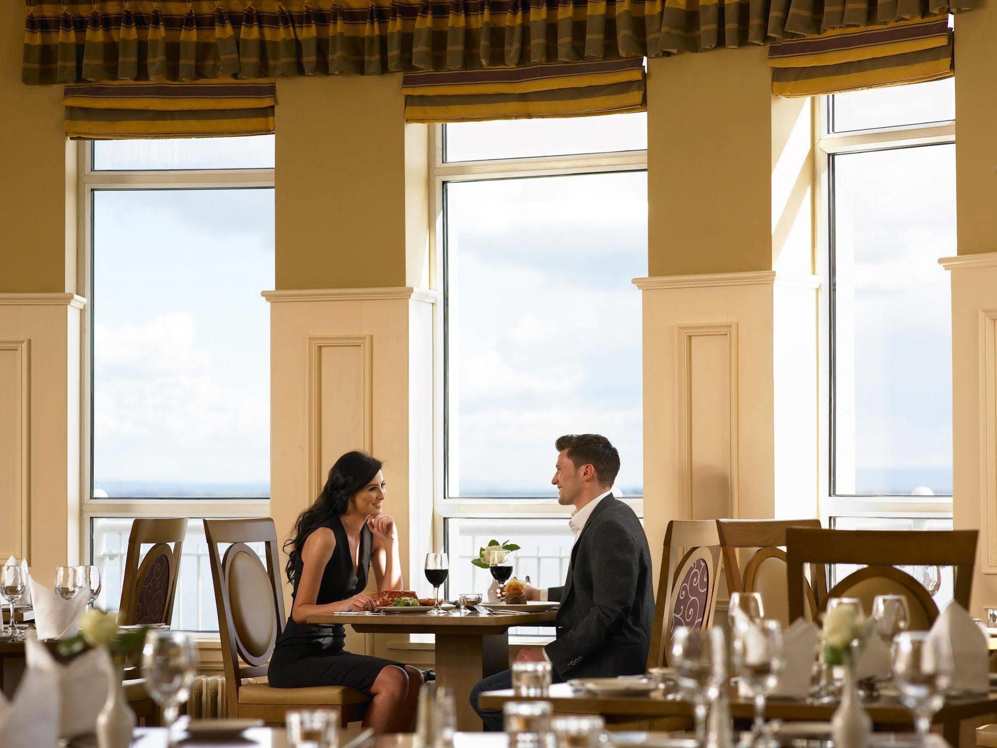 Bay Conference & Leisure Centre Hotel 4*