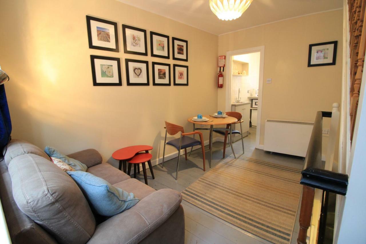 Hostel Snoozles Quay Street Tourist *