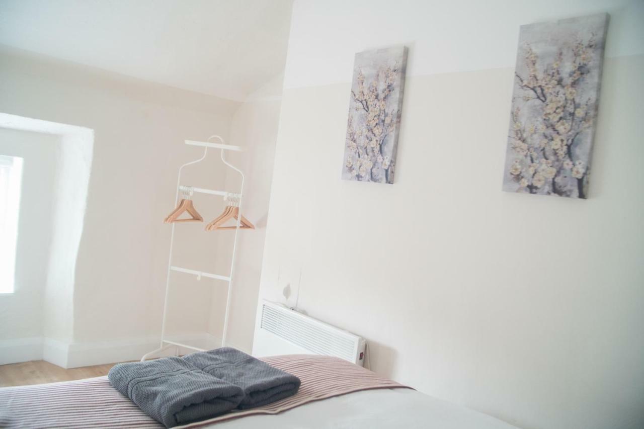 Latin Quarter Two Bed Townhouse Apartment *