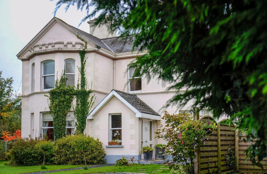 Manor Banba House Sleeps 2-26 *