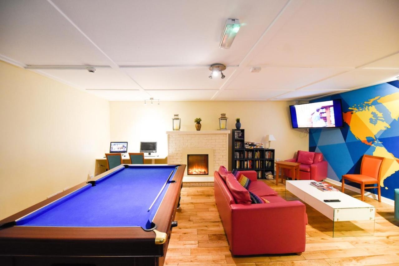 Snoozles Quay Street Tourist Hostel *