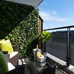 Sea View Luxury City Centre - Best Location