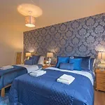 Town Square Townhouse - Best Location In Galway