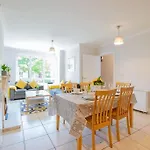74 - 4 Bed Townhouse With Parking
