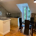 2 Bed Townhouse Eyre Square City Centre