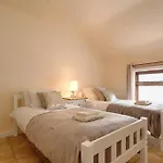 City Center-3 Min Walk To Town Square