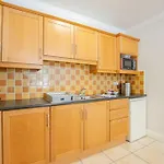 74 - 4 Bed Townhouse With Parking By Shortstays
