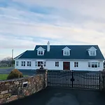 Connemara. 3 Bedroom, 8 Bed, Holiday Home