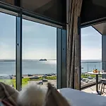 Shoreline Apartments
