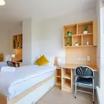 105 - Lovely Townhouse By Shortstays