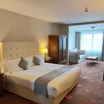 Menlo Park Hotel