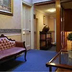 Wards Hotel