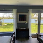 The Cosy Studio By The Shore