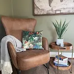 Charming House On Taylors Hill With Free Parking