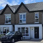 Knocknacarra House - Stylish Spacious House Near Salthill