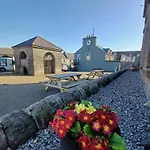 Clonbur House - Studio Village Apartment