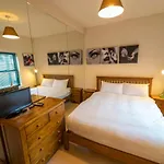 Stylish, Spacious 3 Bedroom Townhouse